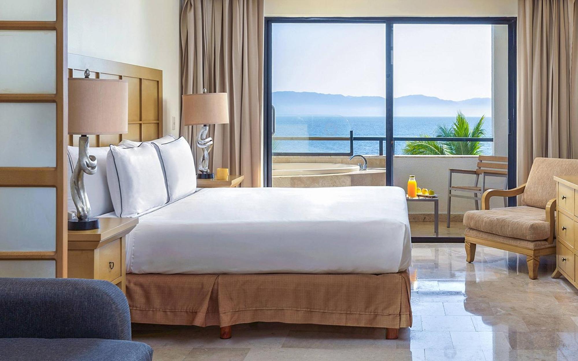 Premium One-Bedroom Suite Sea View